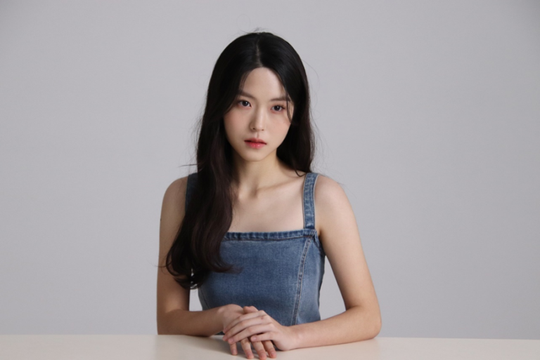 Hwang Zia Profile and Facts缩略图