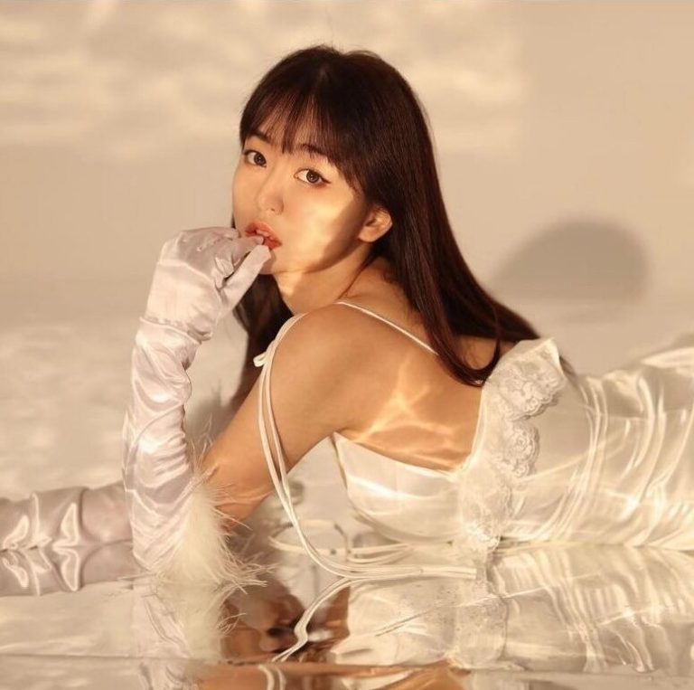 Park Yuna (ex-PinkFantasy, ex-Weather Girls, ex-UNIZ, ex-Playa) Profile缩略图